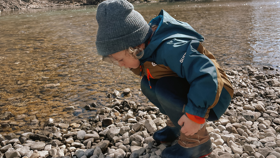 How to Properly Prepare Your Children for a Fall Hike